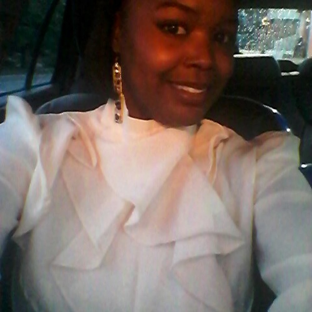 Meet your Posher, Aisha